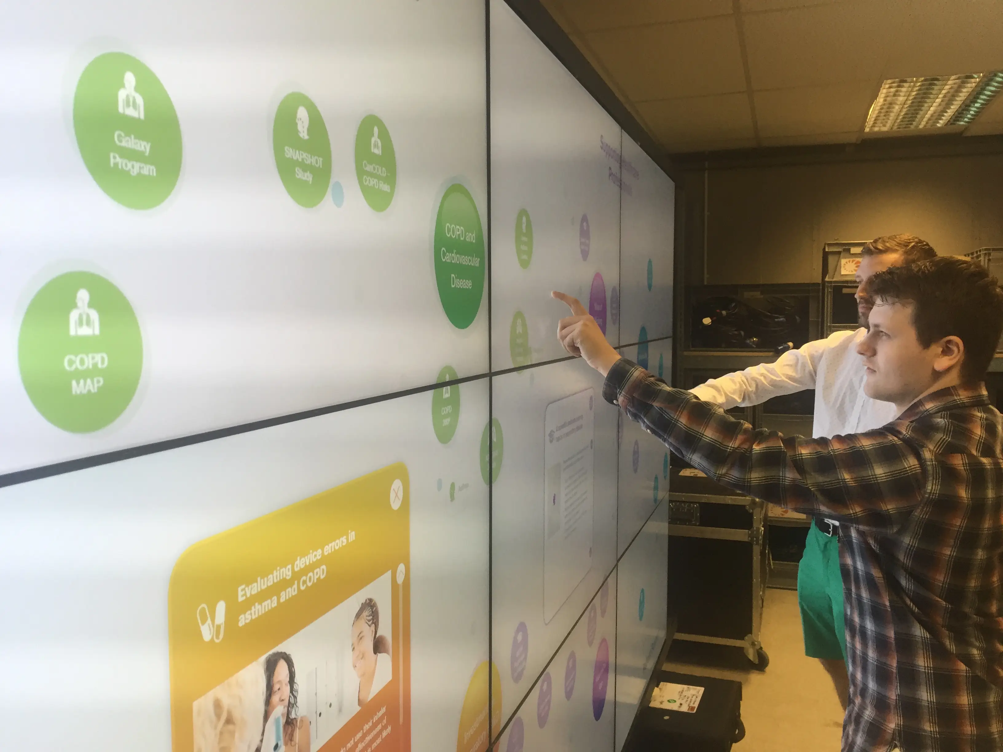 Martin Pitt testing a touchscreen installation